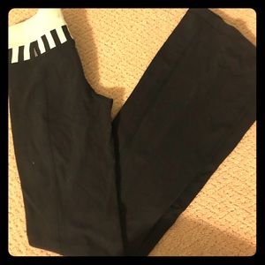 Lulu lemon size 4